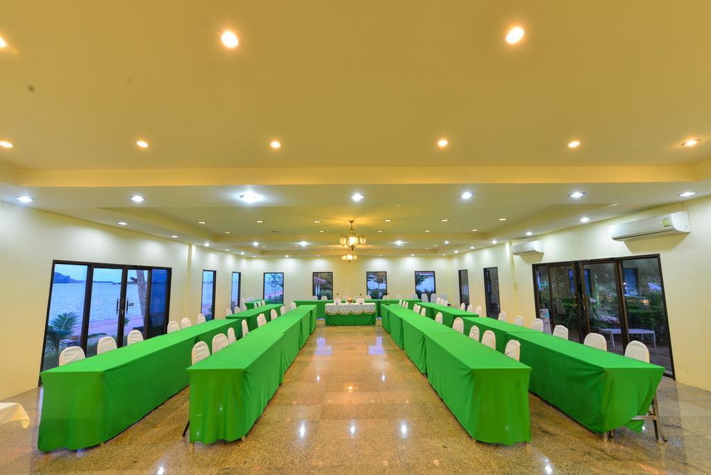Star Light Beach Resort And Restaurant Chumphon Buitenkant foto