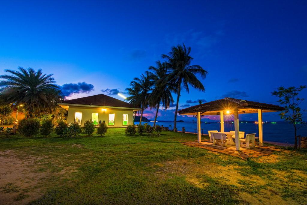 Star Light Beach Resort And Restaurant Chumphon Buitenkant foto